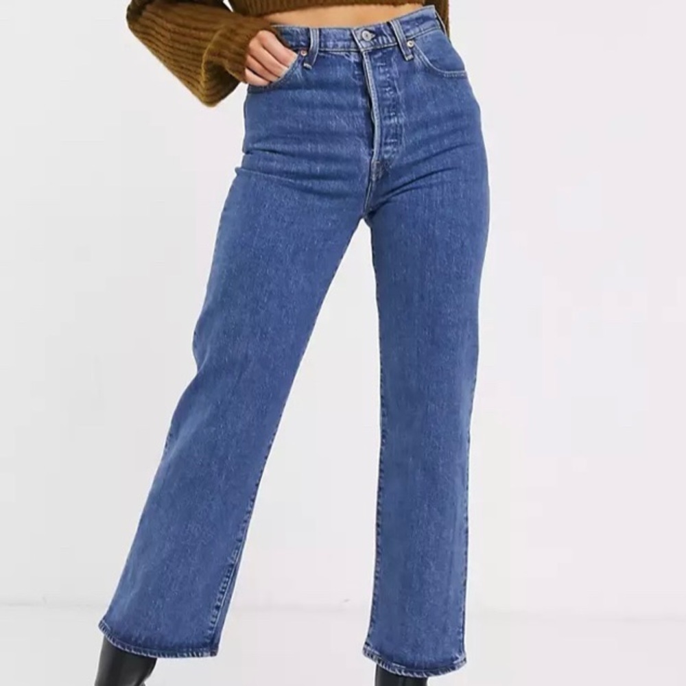 Levi’s Ribcage Straight Jeans - Med Wash - Size 27